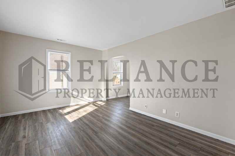 224 W Grover Ave - Photo 7 of 25