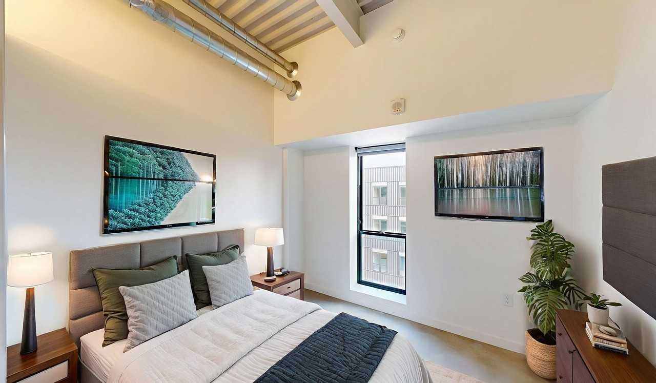 418 East Grand - Photo 4 of 50