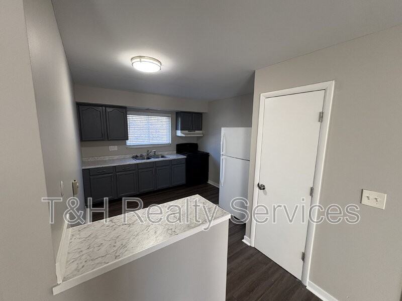 1142 Evans Ave #3 - Photo 6 of 13