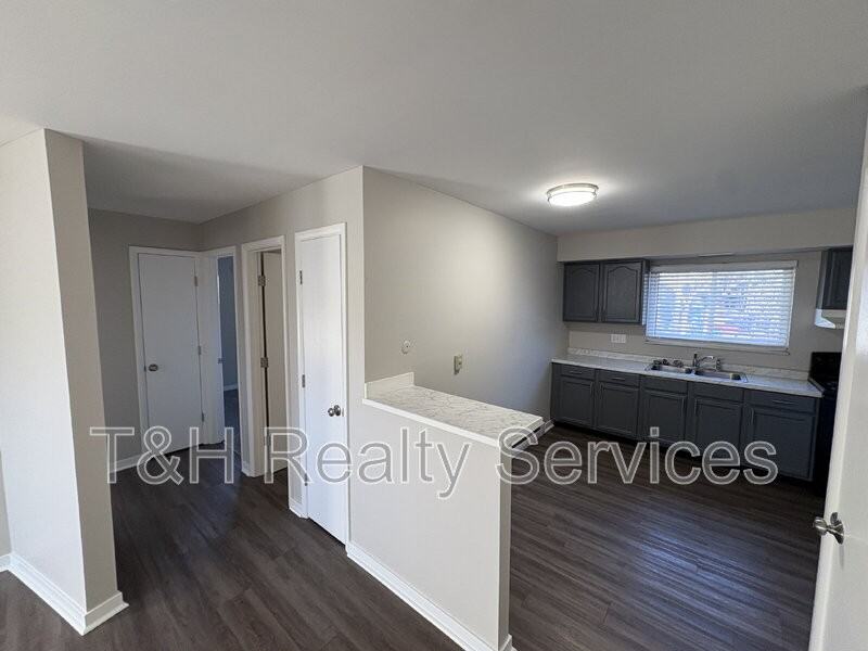 1142 Evans Ave #3 - Photo 7 of 13