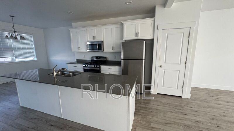 386 S Willow Leaf Rd #207 - Photo 7 of 18