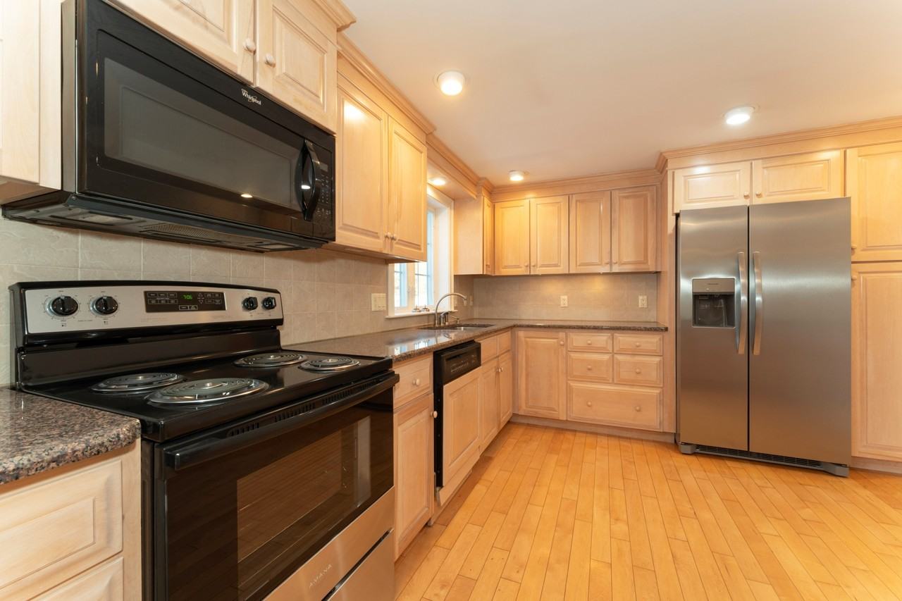 50 Laurel Cir #1 - Photo 6 of 35