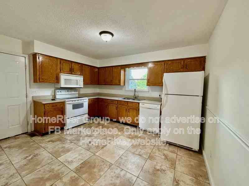 699 Stapp Dr - Photo 4 of 17