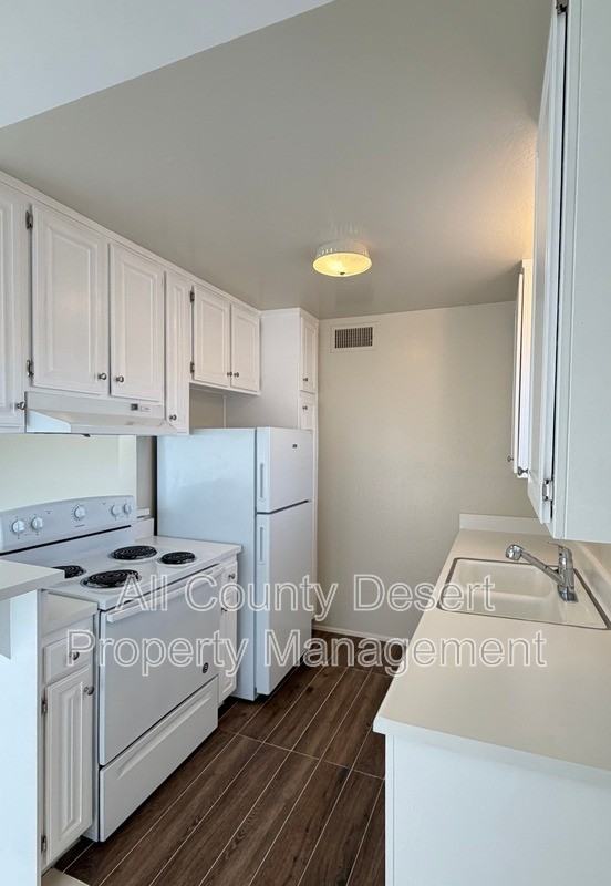 550 S El Cielo Rd #2 - Photo 3 of 7