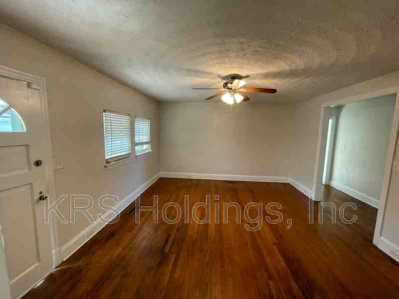 2724 Thomas St - Photo 3 of 27