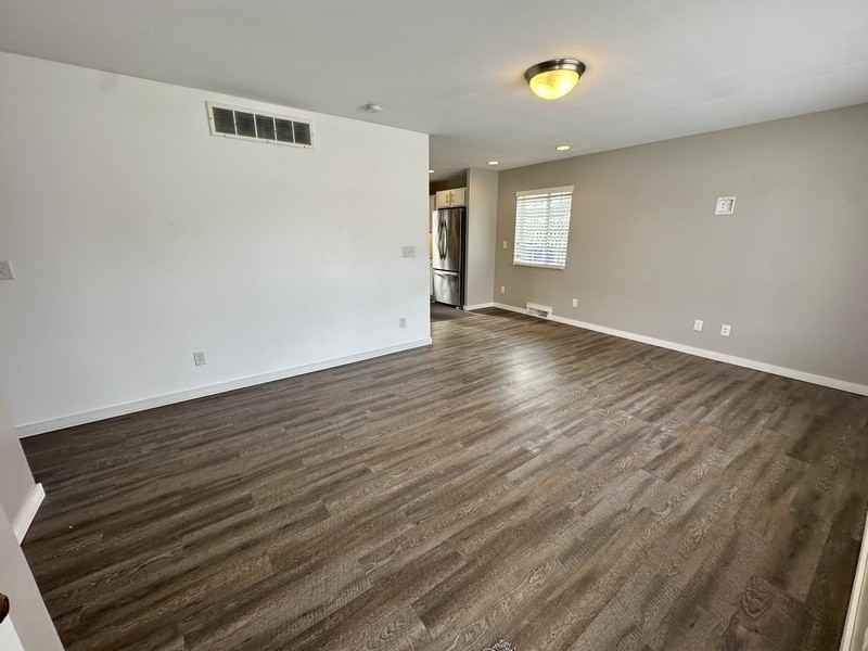 2418 Wisconsin St Sw - Photo 3 of 19