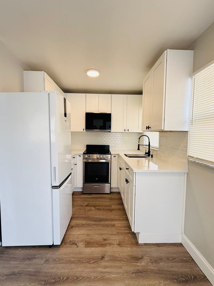 Neptune Dr #1128 - Photo 5 of 50