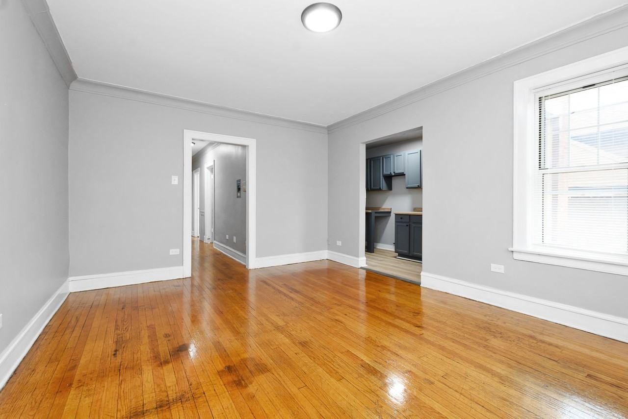 11214-18 S Indiana - Photo 7 of 10