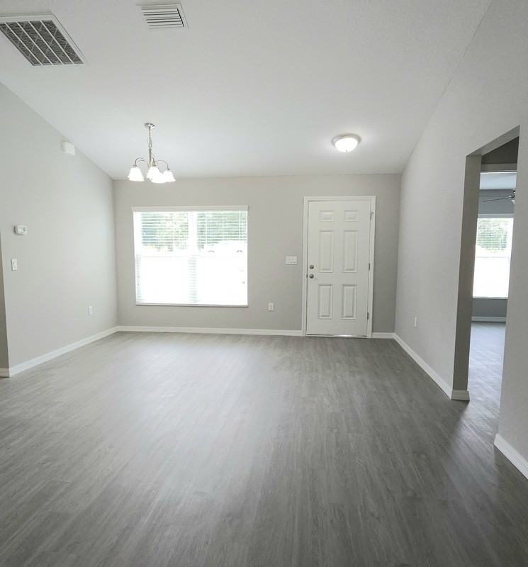 440 Locust Rd - Photo 2 of 13