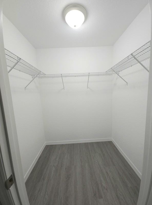 440 Locust Rd - Photo 7 of 13