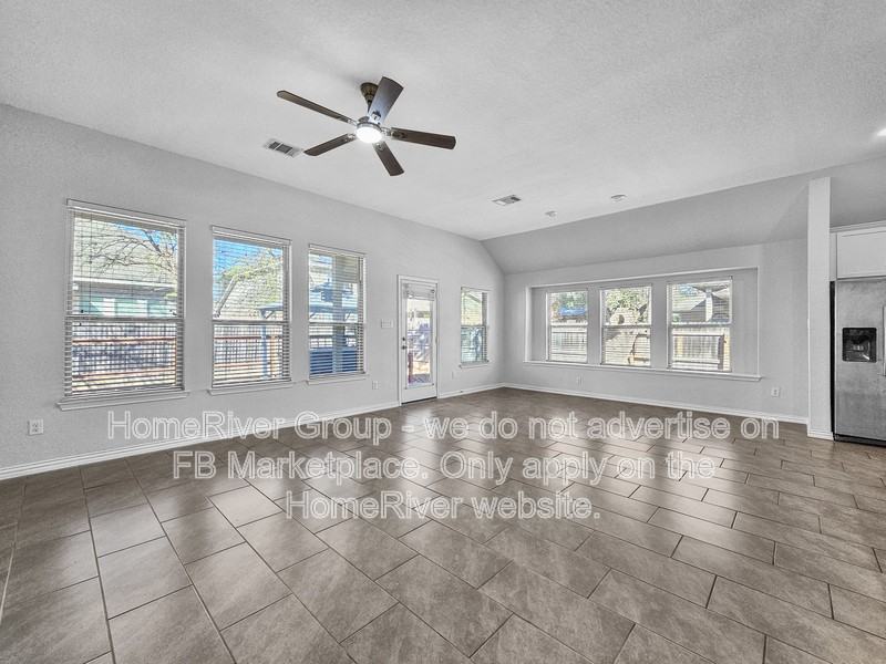 11425 Holly Frst - Photo 2 of 24