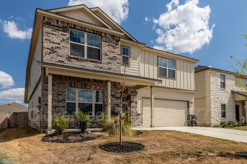 709 Stonemanor Bay - Photo 3 of 46