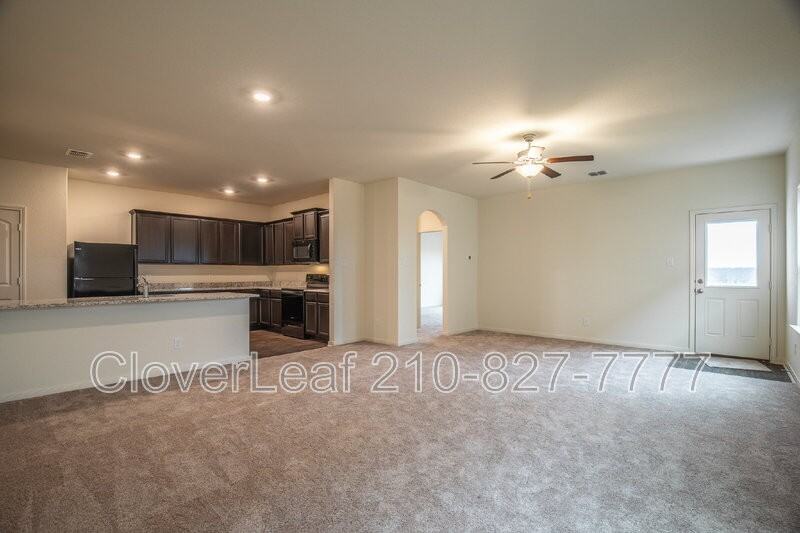 772 Shoal Crk - Photo 6 of 35