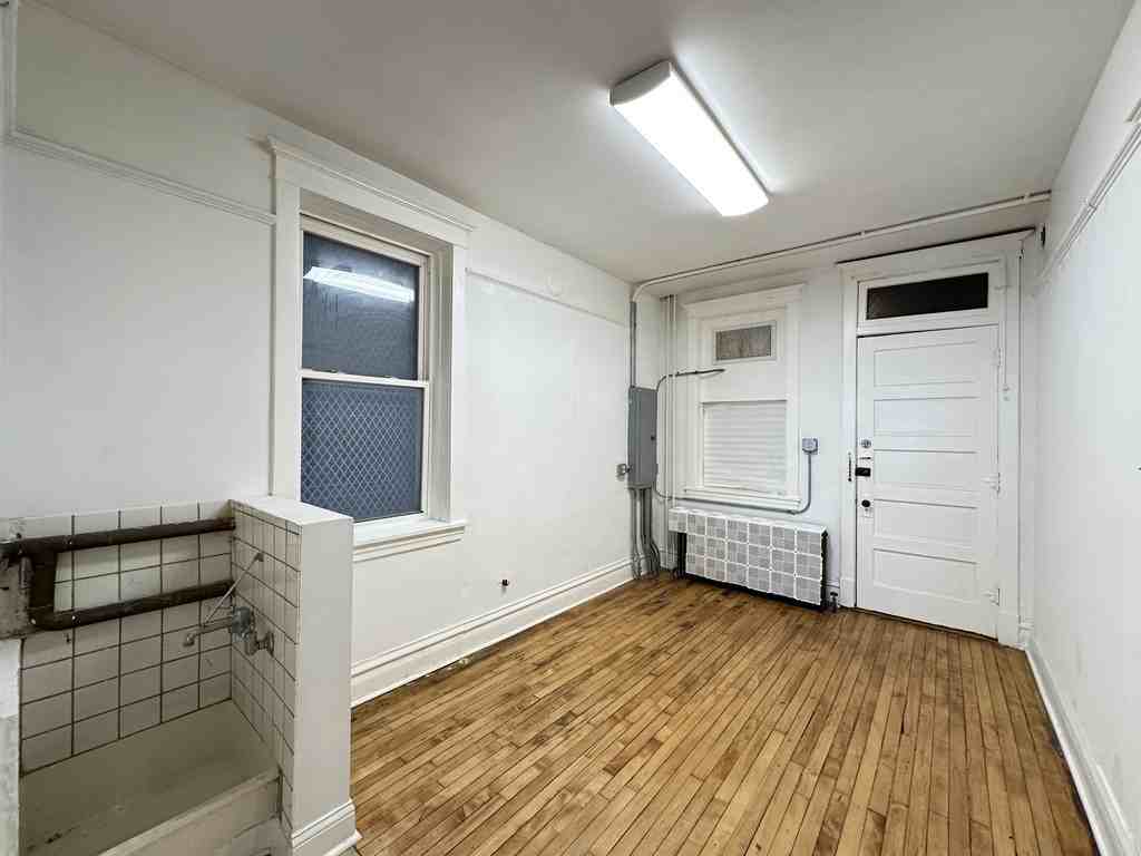 3422 N Lincoln Ave - Photo 3 of 21