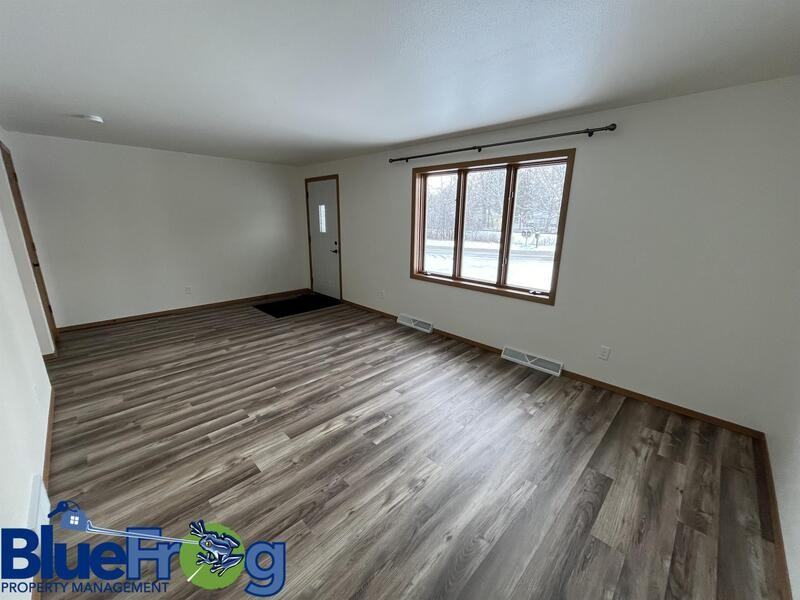 646 Woodlawn Dr - Photo 3 of 34