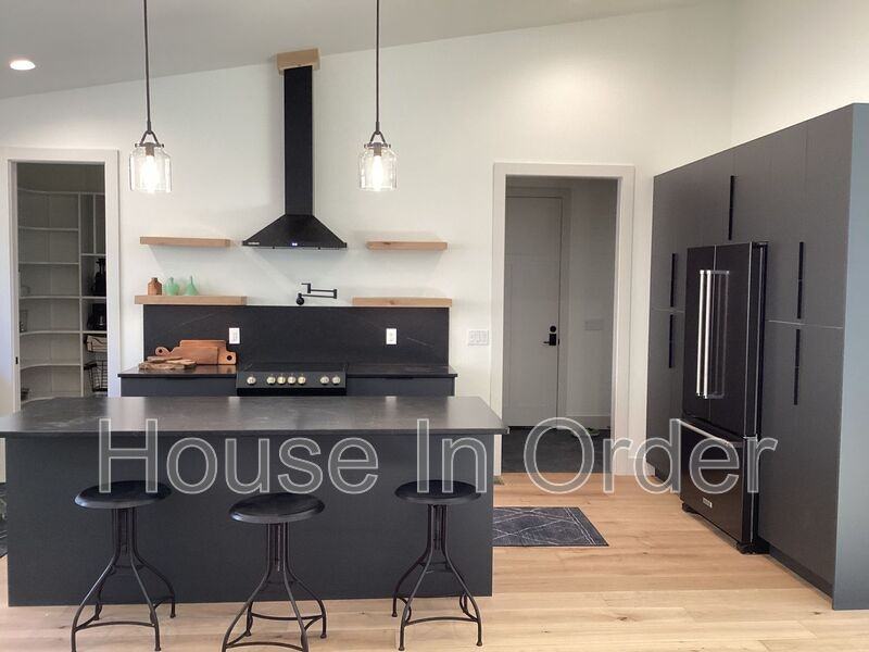 170 Mountain Laurel Ln - Photo 2 of 34