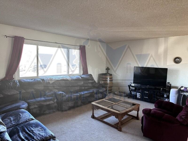 1202 Mitchell St - Photo 2 of 17