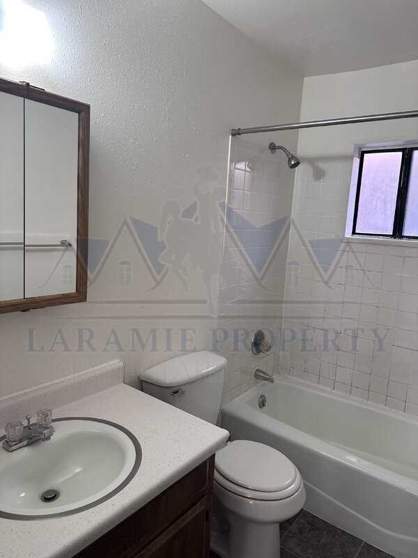 714 Downey St #5 - Photo 5 of 13