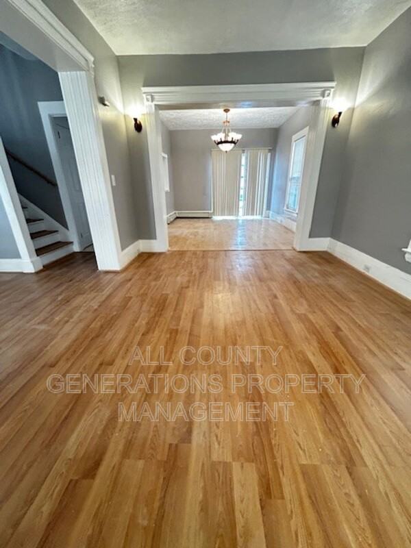 1361 E 43rd St - Photo 5 of 16