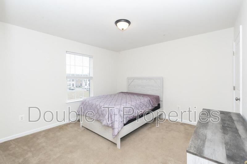 1841 Graymount Way - Photo 4 of 26