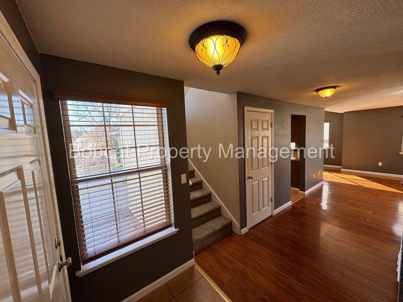 4260 Mina Way - Photo 3 of 36