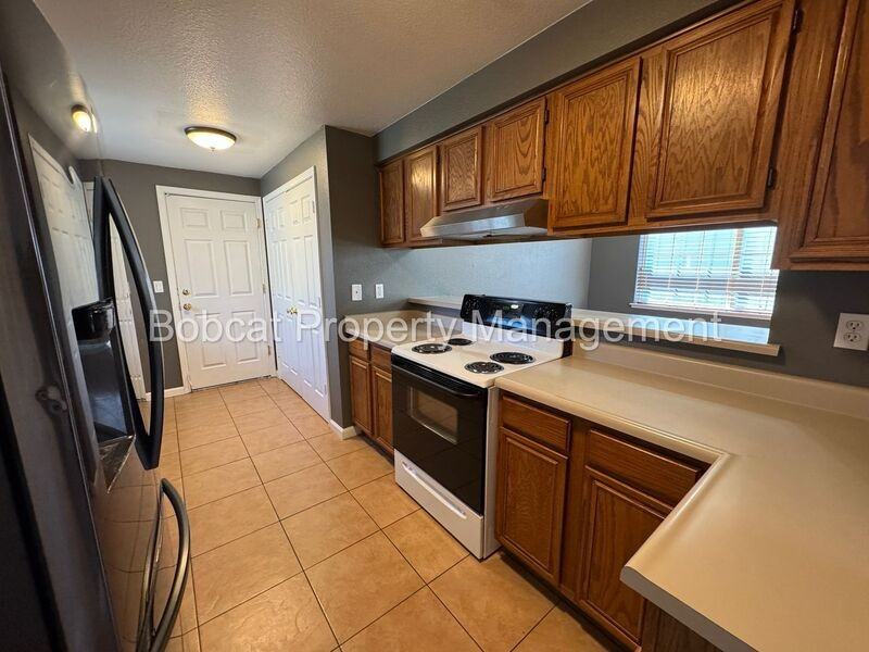 4260 Mina Way - Photo 4 of 36