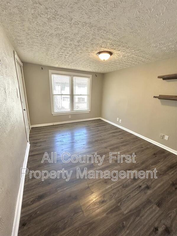 375 James P Brawley Dr Nw #B4 - Photo 4 of 10