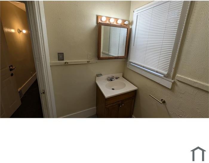 1129 2nd Ave #2 - Photo 3 of 10