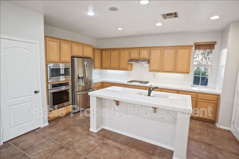 27210 Valderrama Dr - Photo 4 of 24