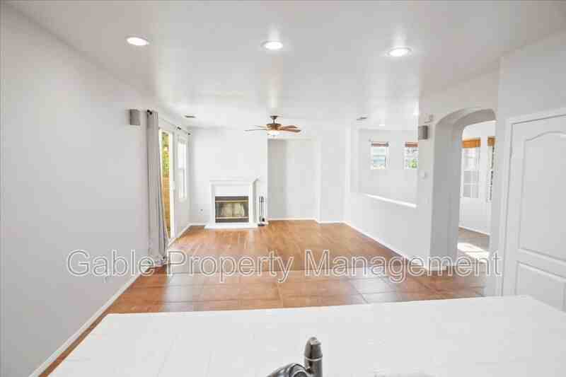 27210 Valderrama Dr - Photo 5 of 24