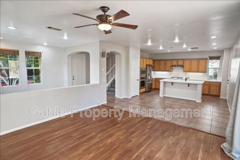 27210 Valderrama Dr - Photo 6 of 24