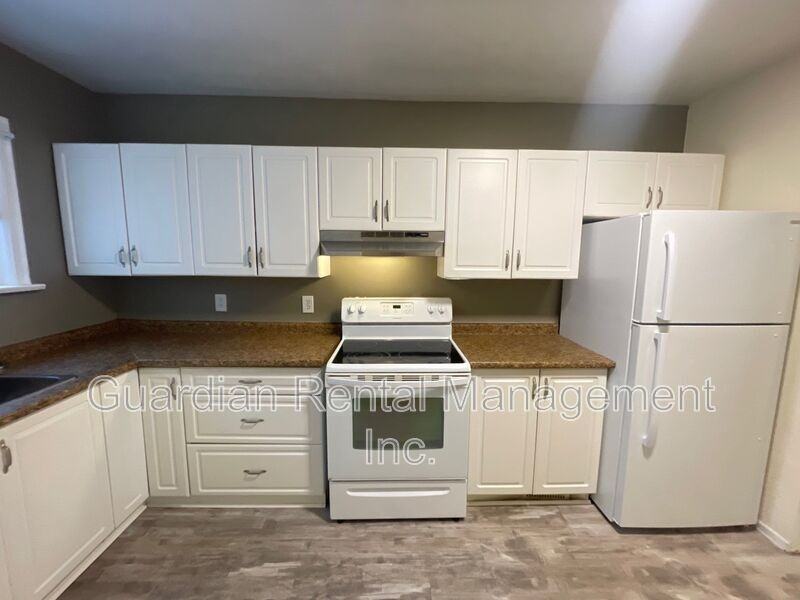 135 Dorothy St #2 - Photo 3 of 15