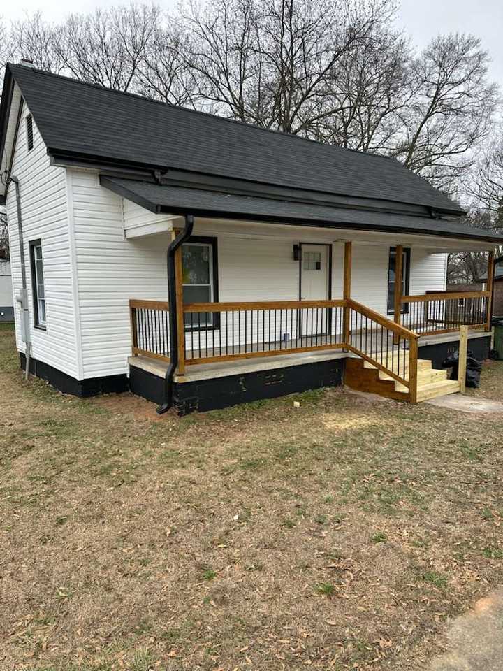 401 Holmes St #1 - Photo 4 of 4