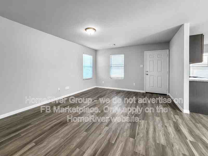 2851 Golf Crest Dr - Photo 4 of 18