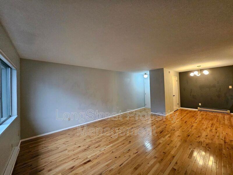 4602 Ne Broadway - Photo 4 of 19