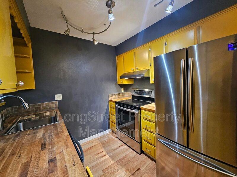 4602 Ne Broadway - Photo 6 of 19