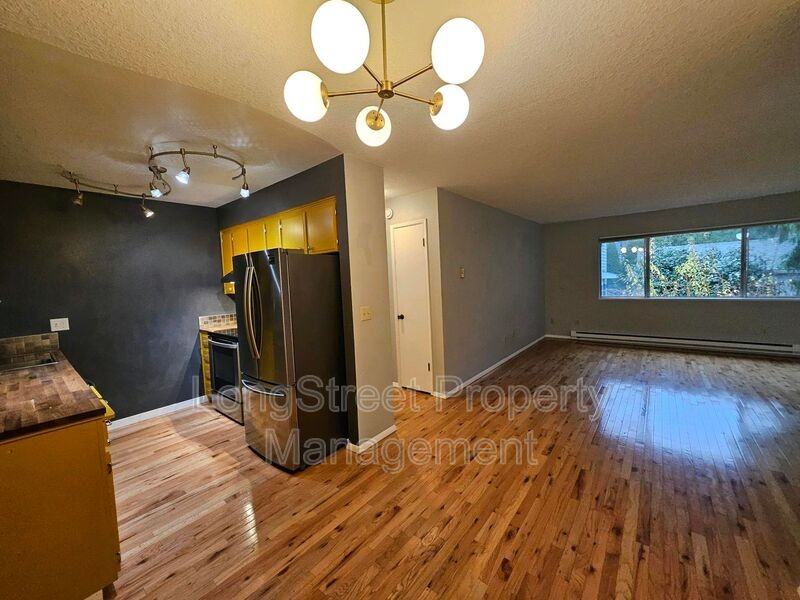 4602 Ne Broadway - Photo 7 of 19