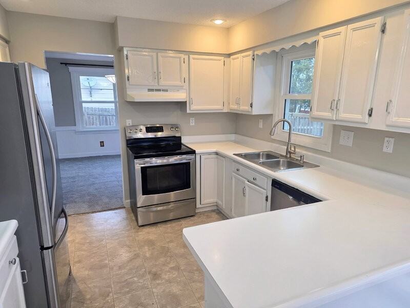 4405 68th St - Photo 2 of 36