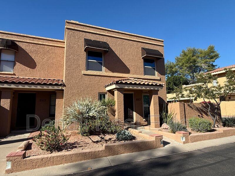 10420 N 11th St #3 - Photo 3 of 23