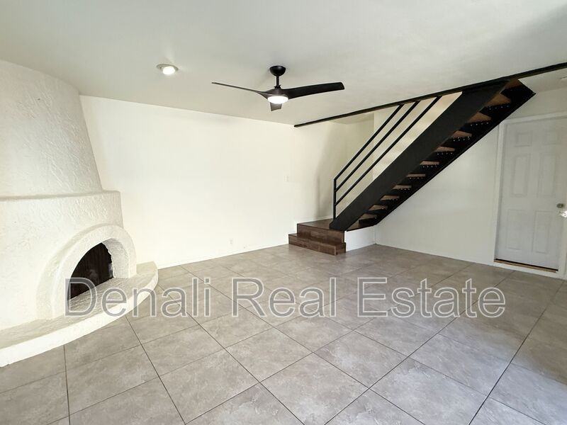 10420 N 11th St #3 - Photo 4 of 23