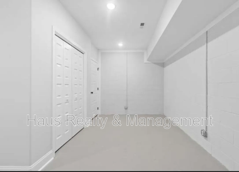 64 W High St - Photo 3 of 14