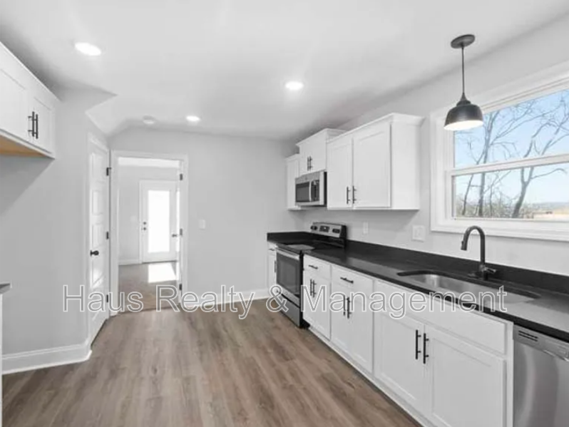 64 W High St - Photo 5 of 14