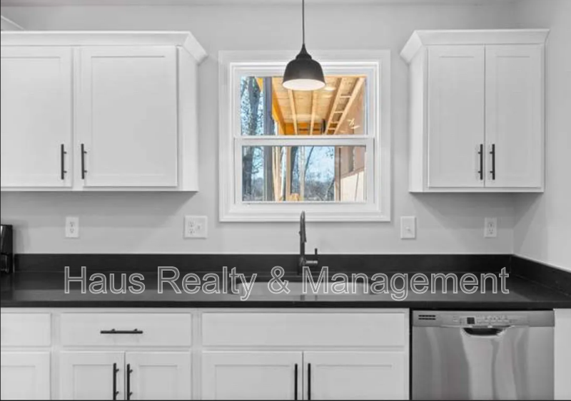 64 W High St - Photo 7 of 14