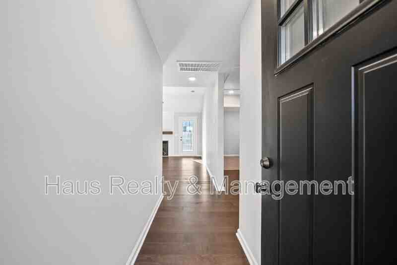 1514 Fredrick Dr - Photo 4 of 32