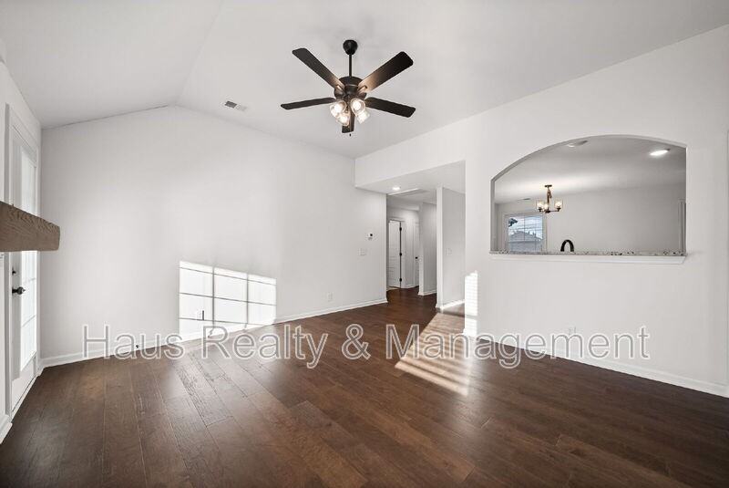 1514 Fredrick Dr - Photo 7 of 32