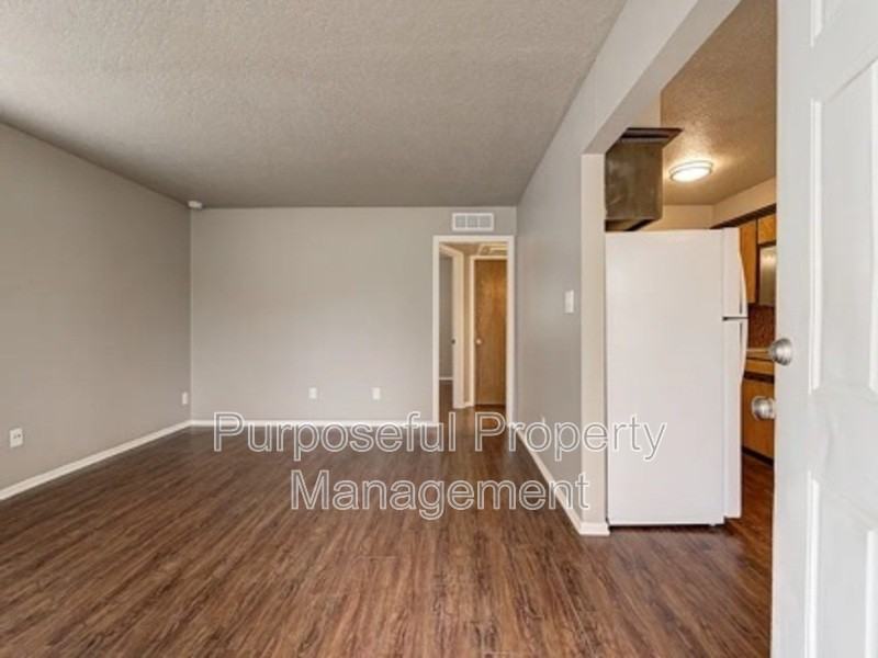 516 N Ponca Ave - Photo 3 of 18