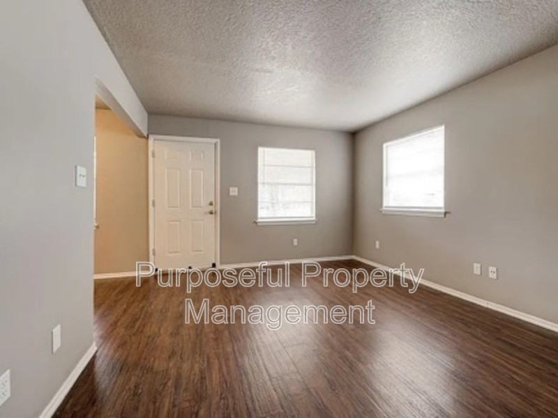 516 N Ponca Ave - Photo 4 of 18