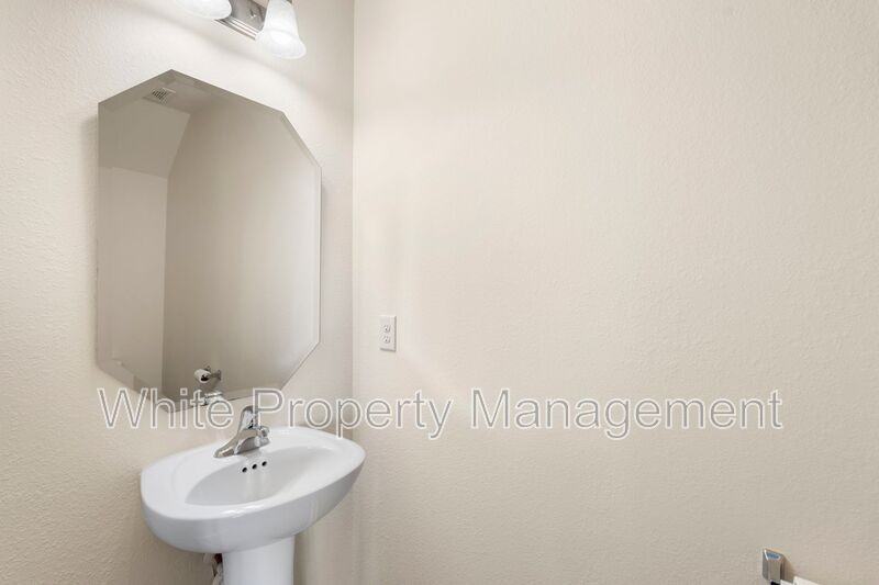 7621 Mockernut Dr - Photo 5 of 26