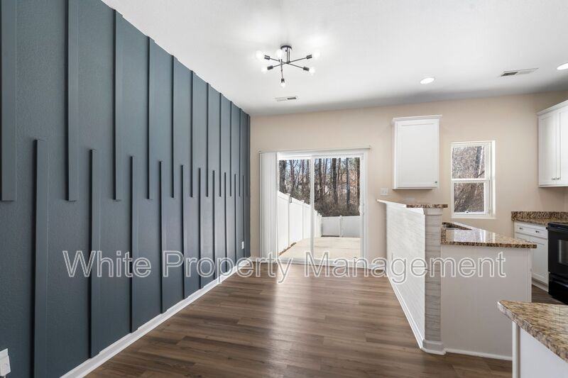 7621 Mockernut Dr - Photo 6 of 26