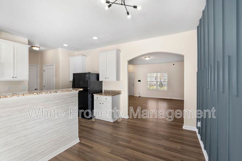 7621 Mockernut Dr - Photo 7 of 26